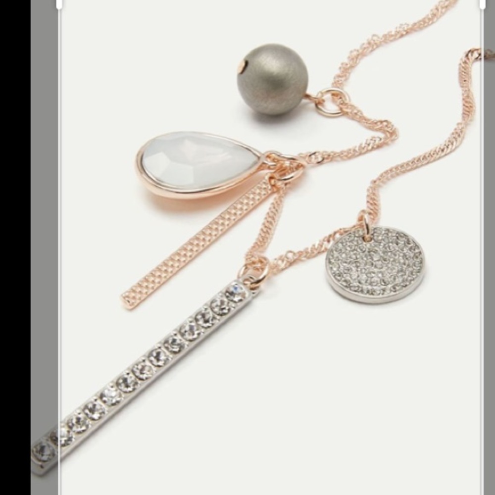 Reitmans Pendant Cluster Necklace